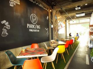 PUBLIC CAFE BAR PARK/ING